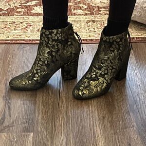 Elegant Floral Ankle Boots - Black and Gold